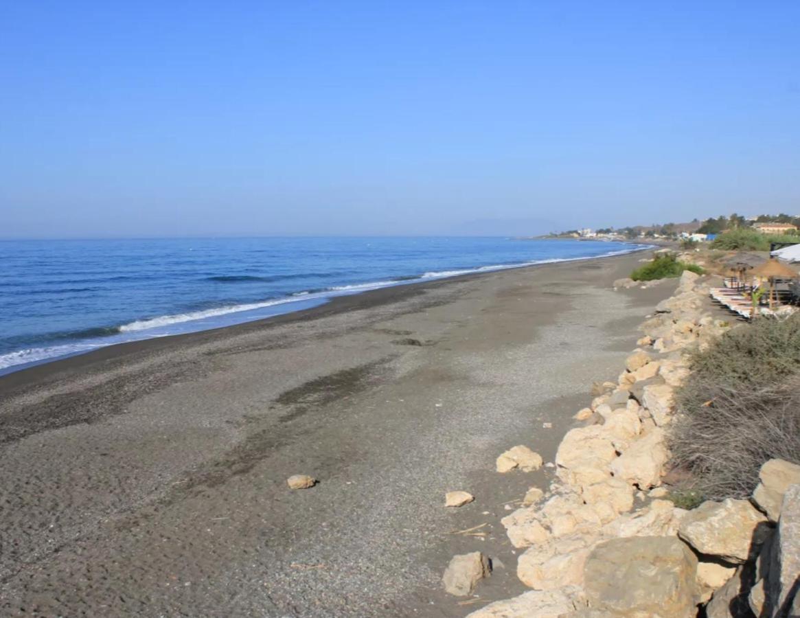 Ferienwohnung Bajo Con Jardin En Primera Linea De Playa Málaga Exterior foto